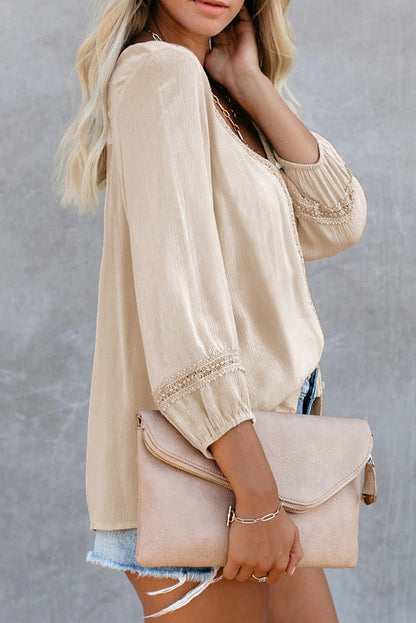 Chemise unie à col en V et boutons décoratifs en dentelle