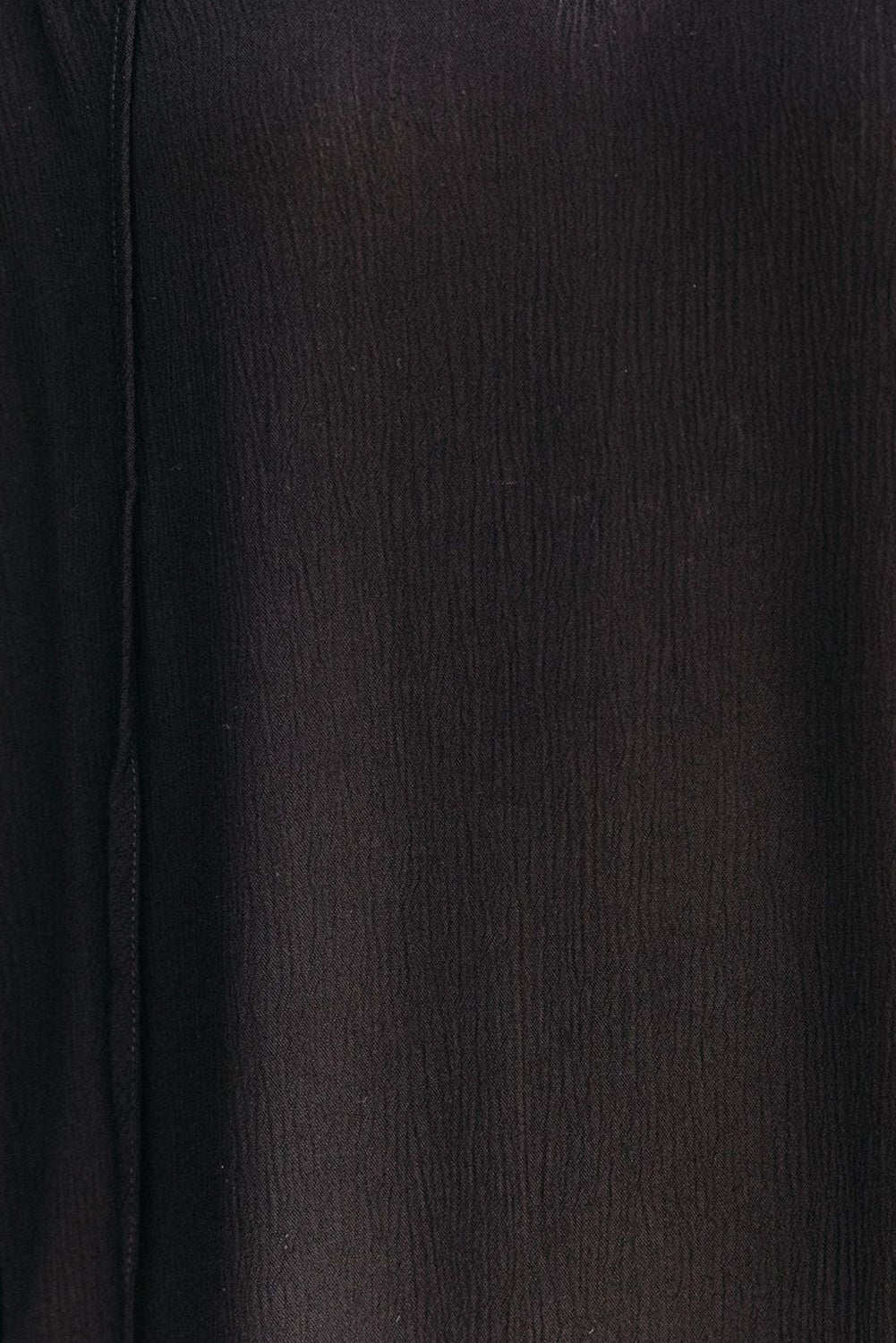 Vestido de playa con hombros descubiertos y encaje con escote dividido