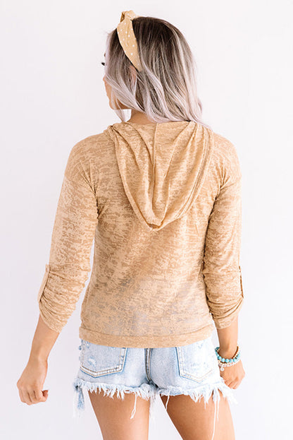 Sudadera con capucha de color caqui con cordón y bolsillo canguro