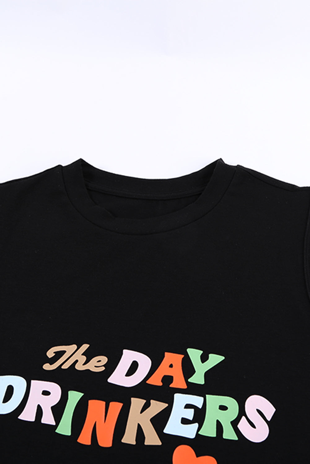 Camiseta sin mangas con estampado de letras The DAY DRINKERS