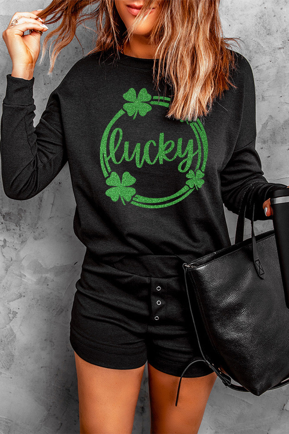 Ensemble deux pièces haut à manches tombantes et short en tricot côtelé gris