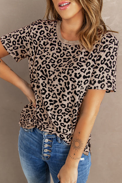 Camiseta con cuello redondo y abertura lateral de camuflaje