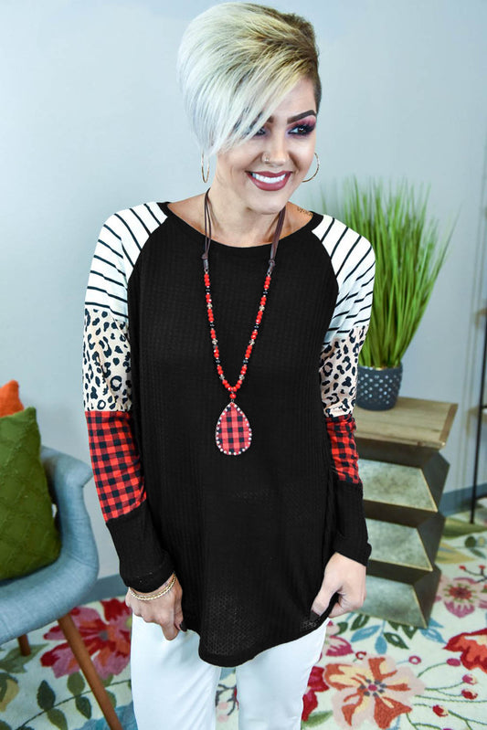 Top de punto gofrado de empalme con estampado de cuello redondo y manga larga