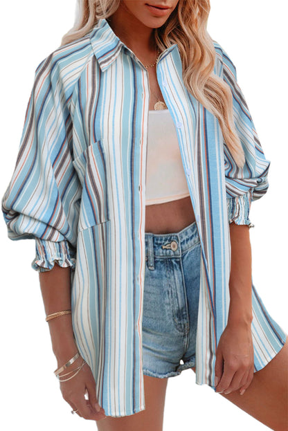 Chemise boutonnée rayée à poches et fentes 