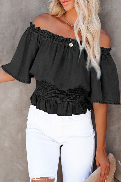 Top con hombros descubiertos y cintura fruncida 