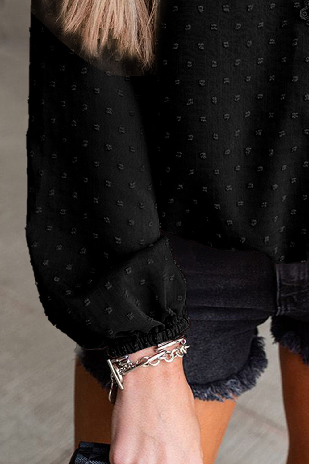 Blusa de manga larga abullonada cruzada con ribete de encaje de lunares suizos