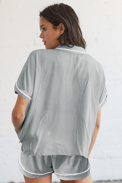 Ensemble pyjama chemise à manches courtes boutonnée et short
