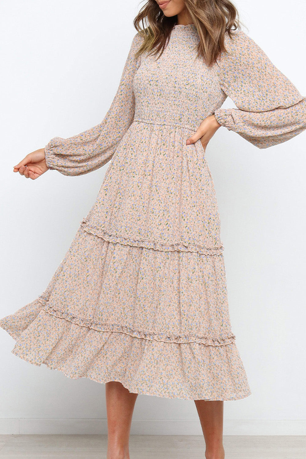 Robe fleurie à volants et manches lanternes 