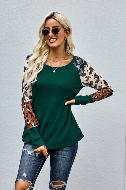 Haut en tricot gaufré à imprimés multiples et manches color-block 