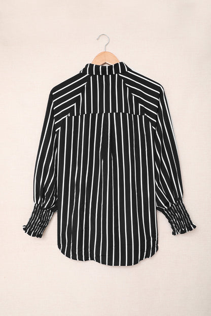 Chemise boutonnée rayée à poches et fentes 