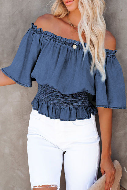 Top con hombros descubiertos y cintura fruncida 