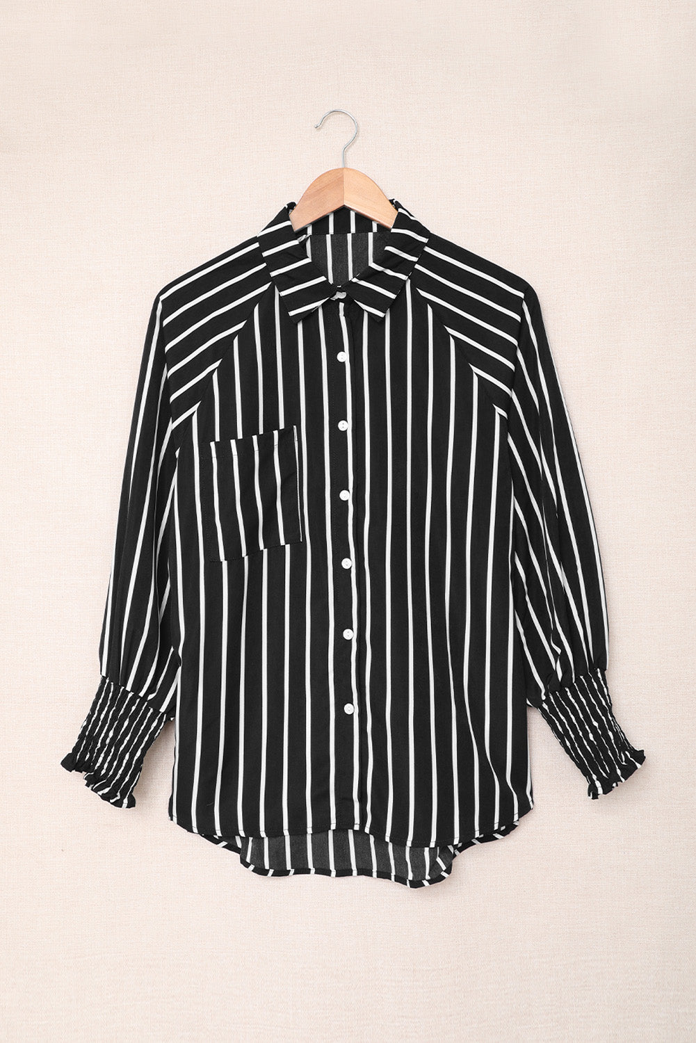 Chemise boutonnée rayée à poches et fentes 