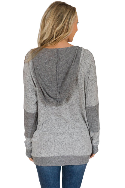 Sudadera con capucha y diseño de patchwork con cuello en V color carbón