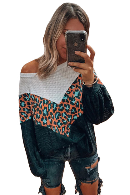 Top de punto con patchwork de leopardo colorblock