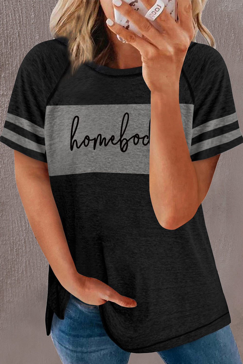 Camiseta con manga a rayas y bloques de color