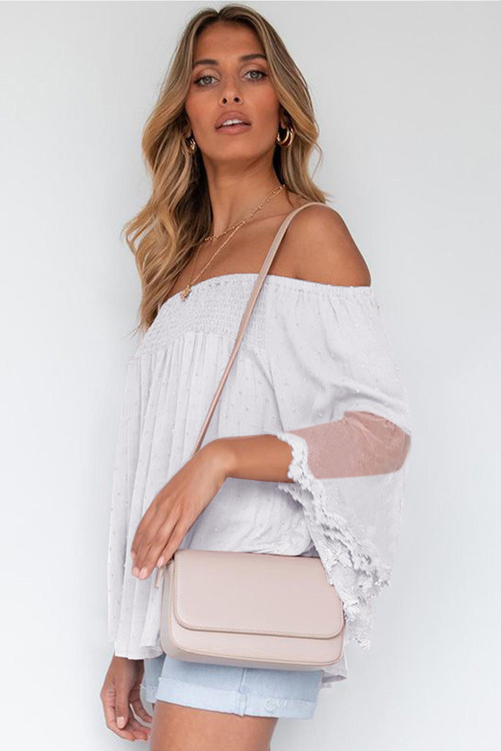 Blusa con volantes de patchwork transparente con hombros descubiertos