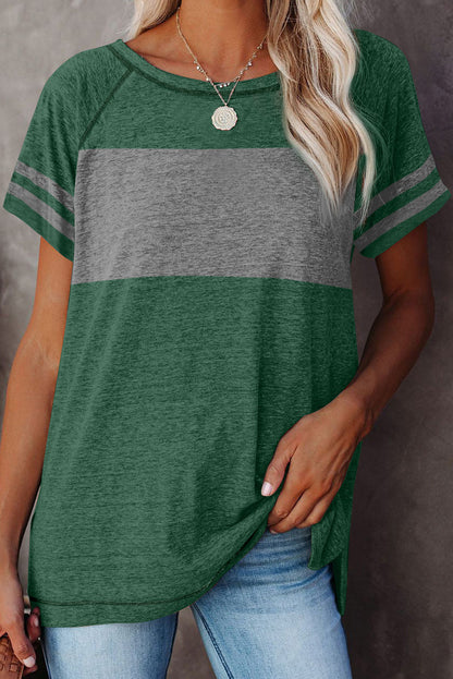 Camiseta con manga a rayas y bloques de color