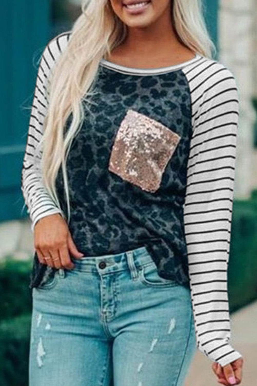 Top de manga a rayas con panel de leopardo negro con bolsillo de lentejuelas