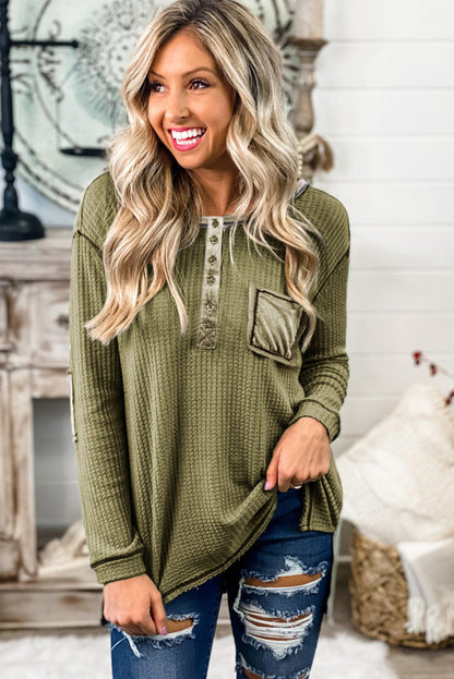 Haut boutonné à manches longues et patchs de coude gaufrés 