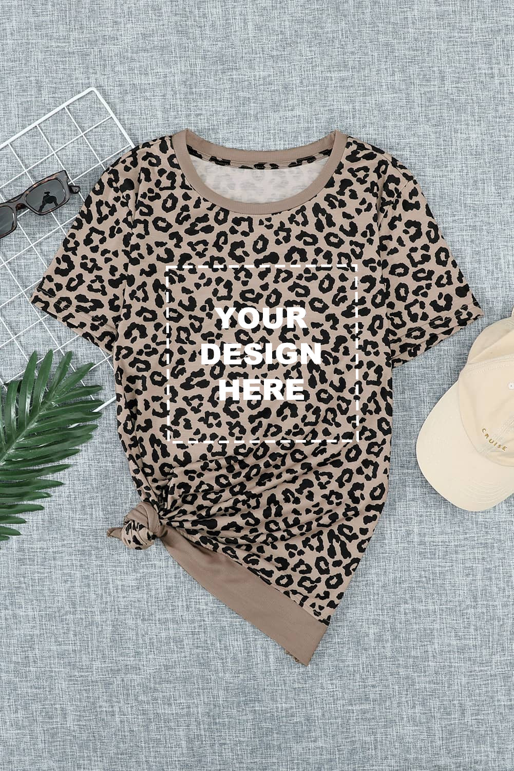 Camiseta con cuello redondo y abertura lateral de camuflaje