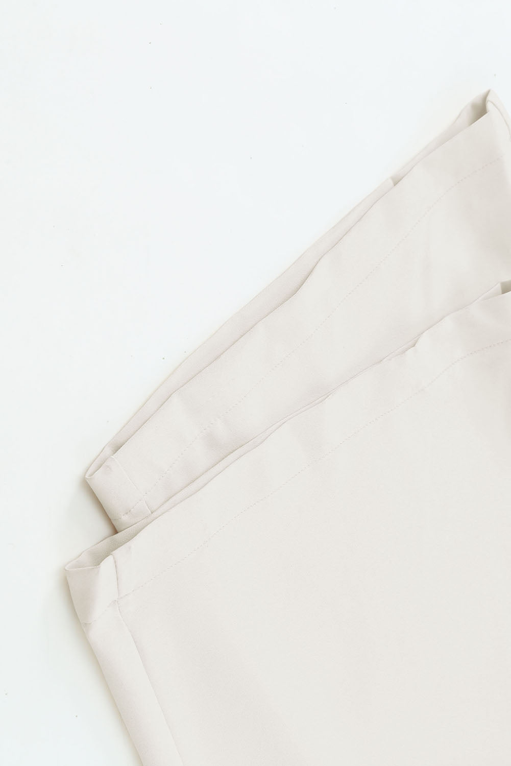 Mono largo de pernera ancha con fruncido y manga alborotada