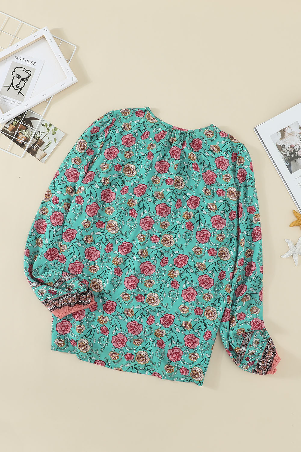 Chemisier fleuri à col en V et manches lanternes