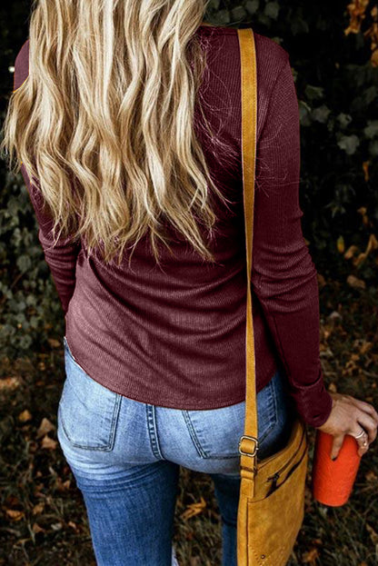 Haut slim côtelé uni avec bouton 