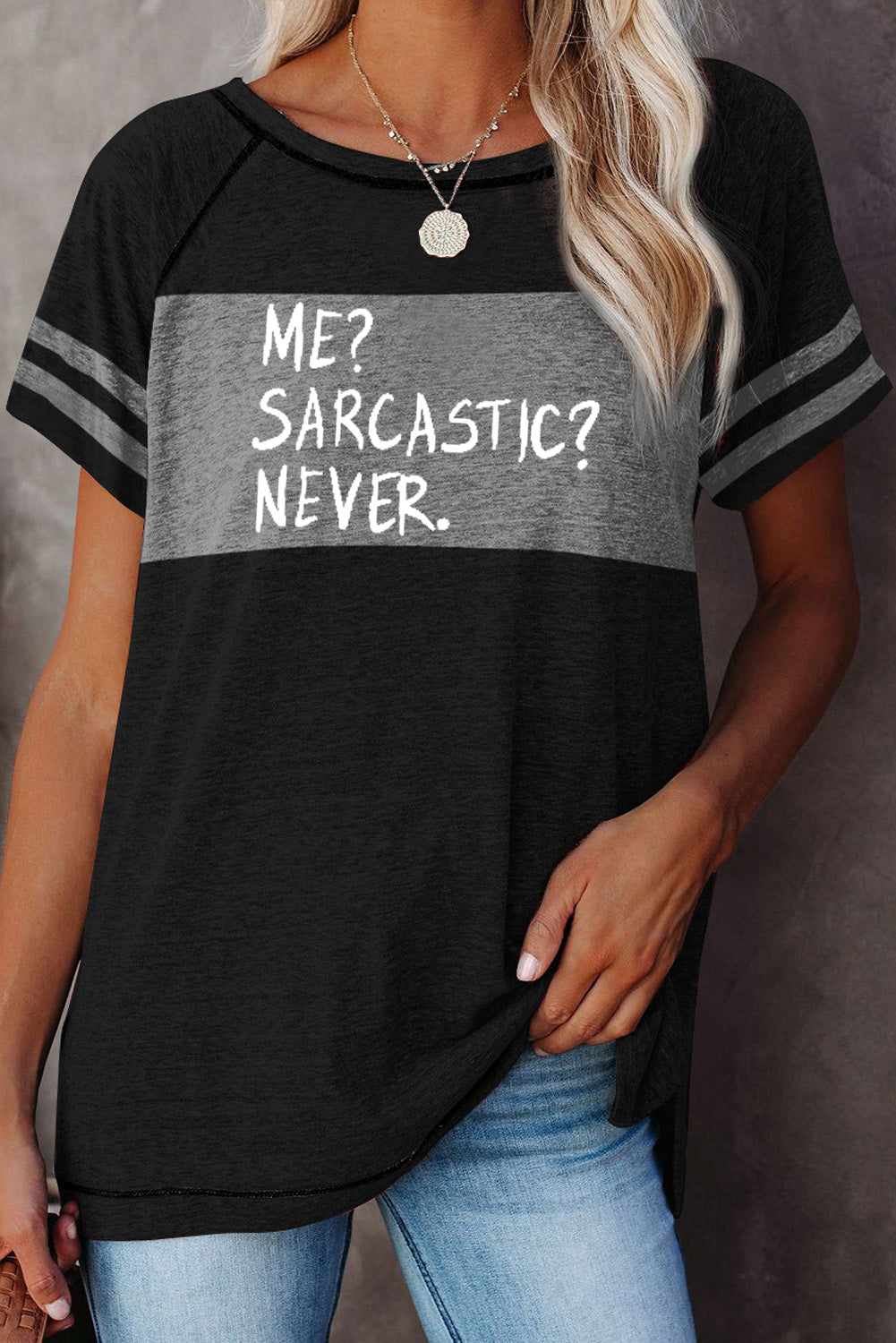 Camiseta con manga a rayas y bloques de color