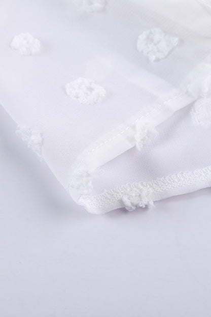 Blusa con manga farol y encaje de lunares