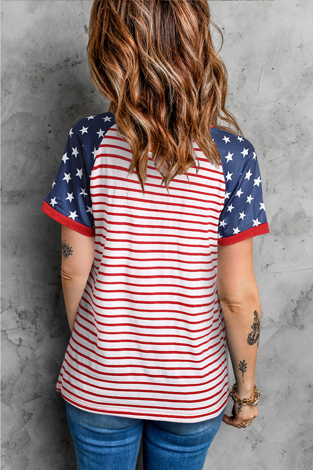 Camiseta con estampado de bandera de barras y estrellas