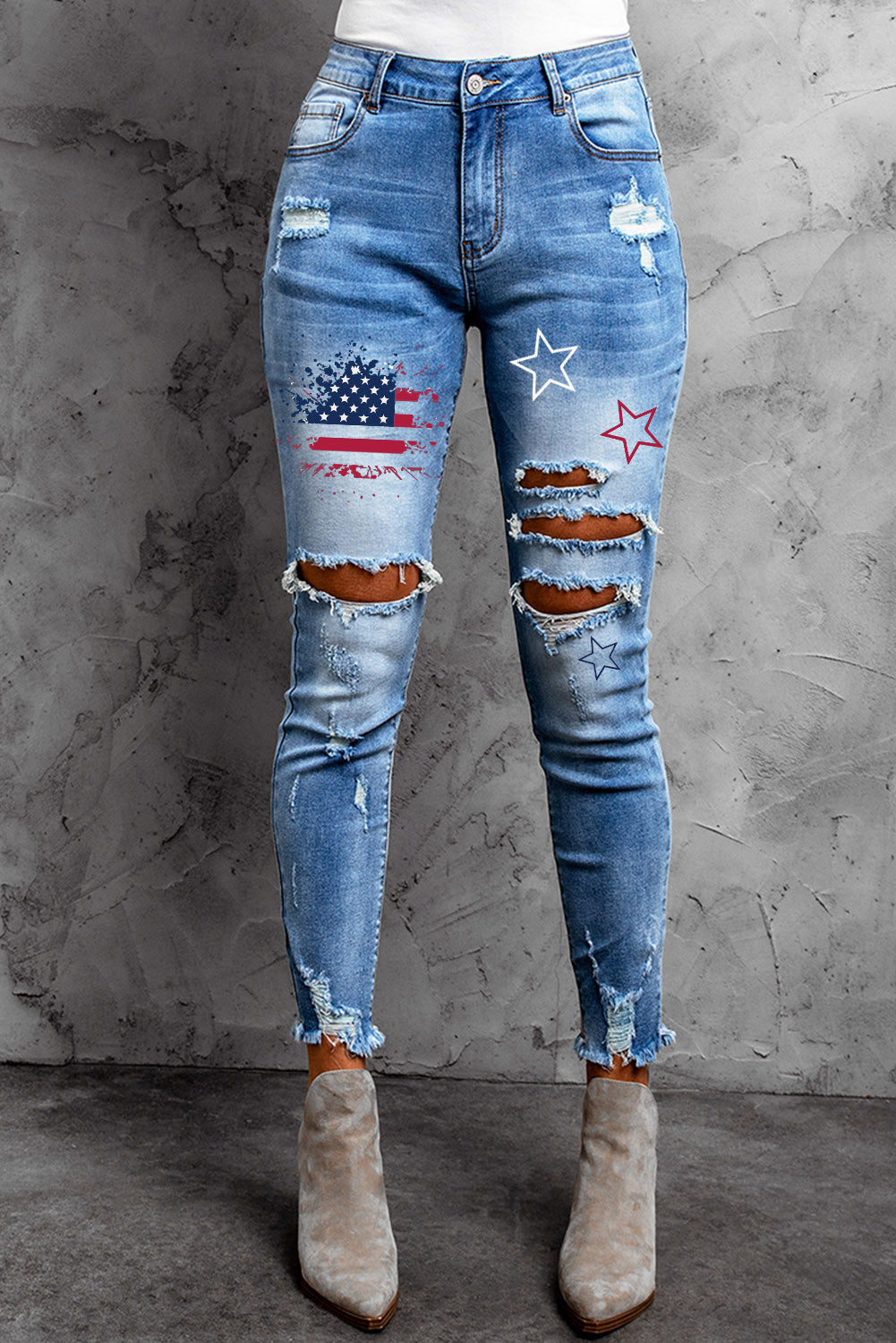 Jeans ajustados al tobillo desgastados con lavado medio