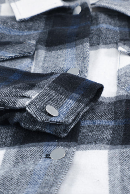 Abrigo estilo camisa con botones y estampado de cuadros caqui con bolsillo 