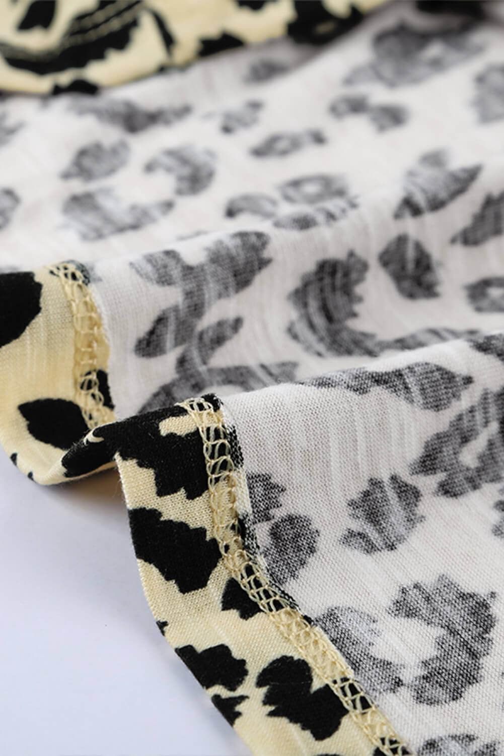 T-shirt à manches courtes et volants imprimés