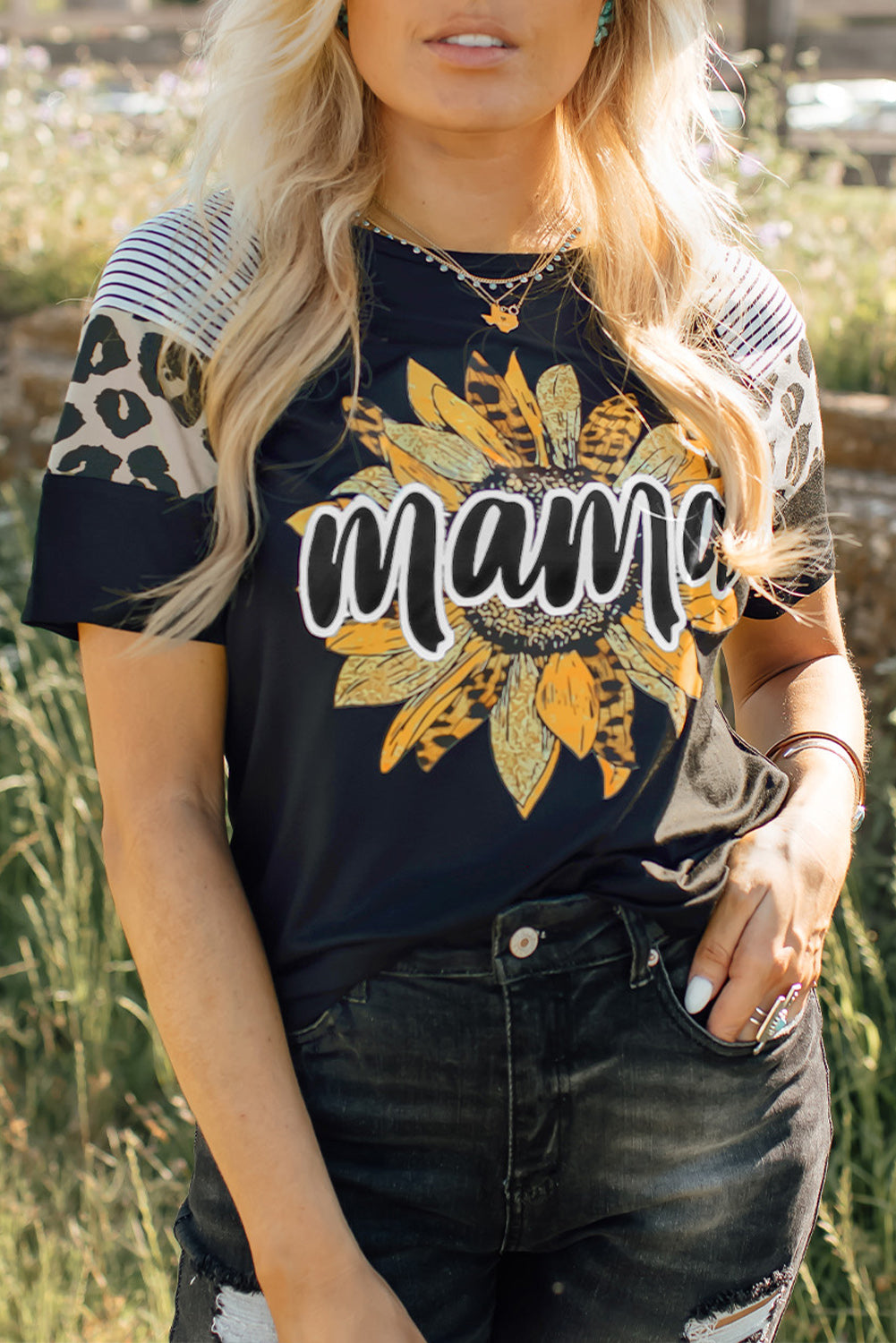 Camiseta de mujer de manga corta con estampado de leopardo a rayas