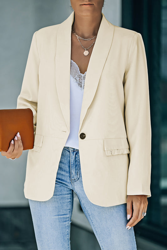 Blazer beige con bolsillo y botones y cuello de solapa 
