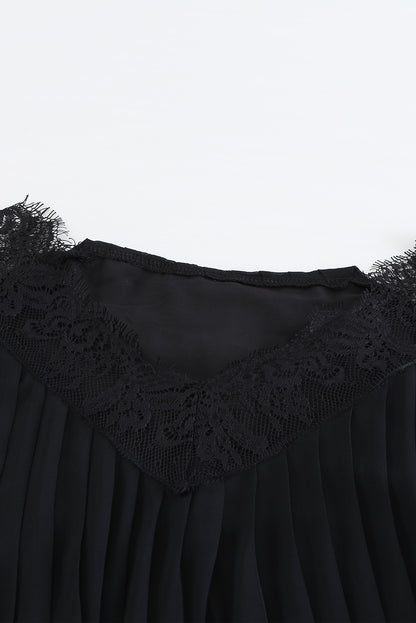 Mini-robe plissée en dentelle patchwork à manches lanternes