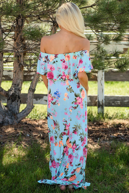 Vestido largo bohemio con estampado floral y hombros descubiertos con volantes
