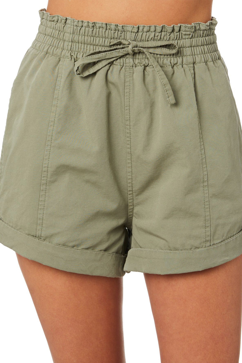 Shorts con cintura elástica y dobladillo enrollado