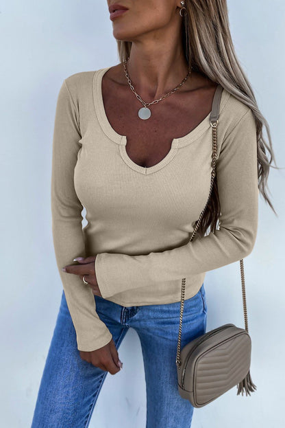 Haut en maille côtelée à col rond fendu kaki