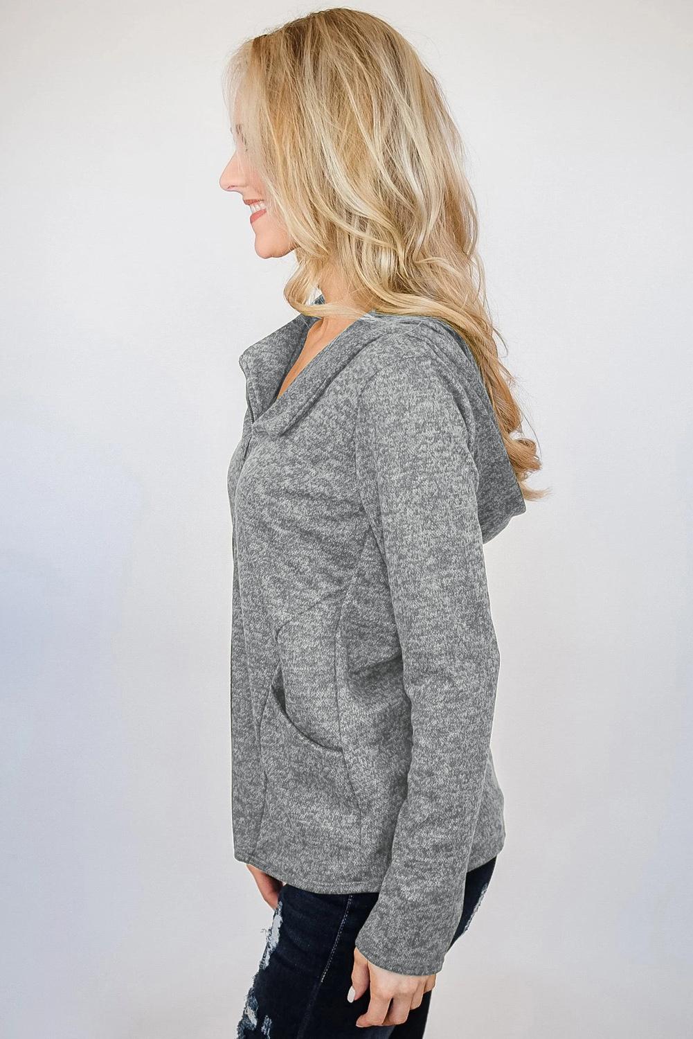 Abrigo tipo cárdigan con cremallera y capucha 