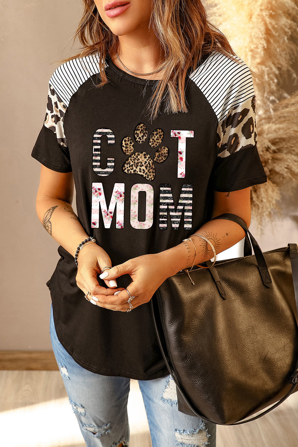 Camiseta de mujer de manga corta con estampado de leopardo a rayas