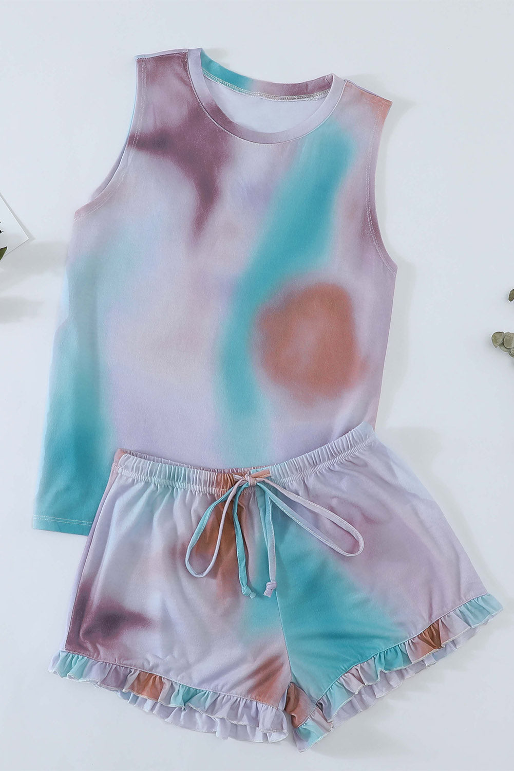 Débardeur bleu clair et short à volants 