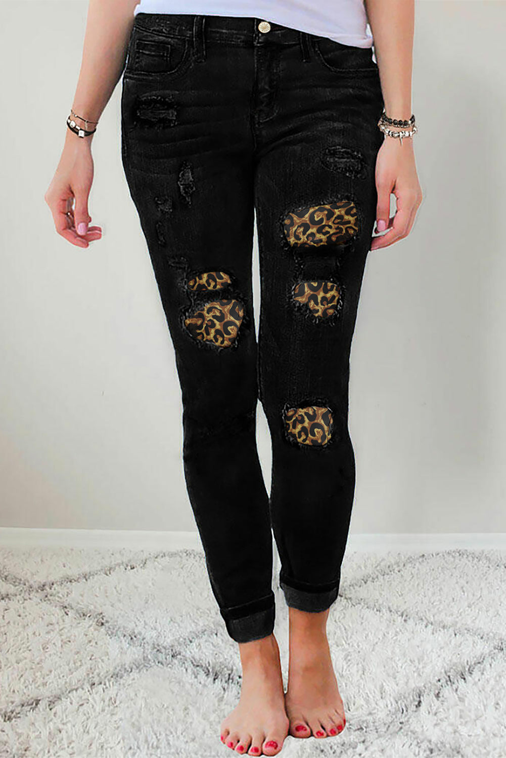 Jeans ajustados de cintura alta con bolsillo de parche de leopardo rasgado