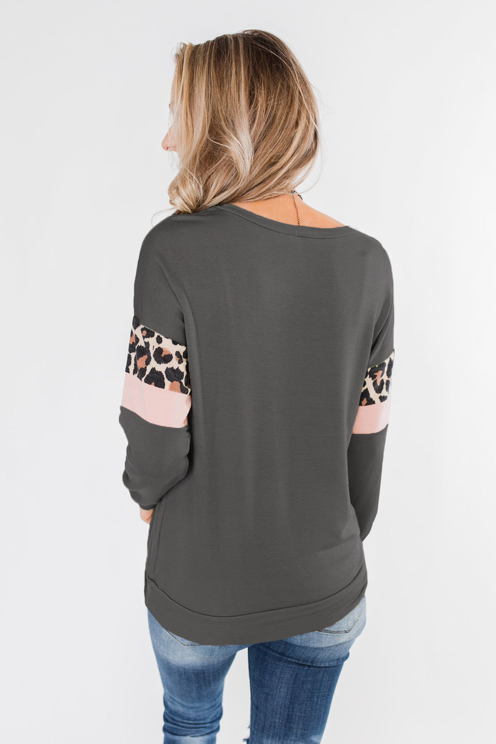 Blusa con bolsillo de rayas de leopardo de manga larga en color menta