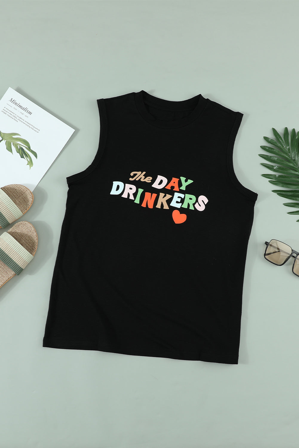 Camiseta sin mangas con estampado de letras The DAY DRINKERS