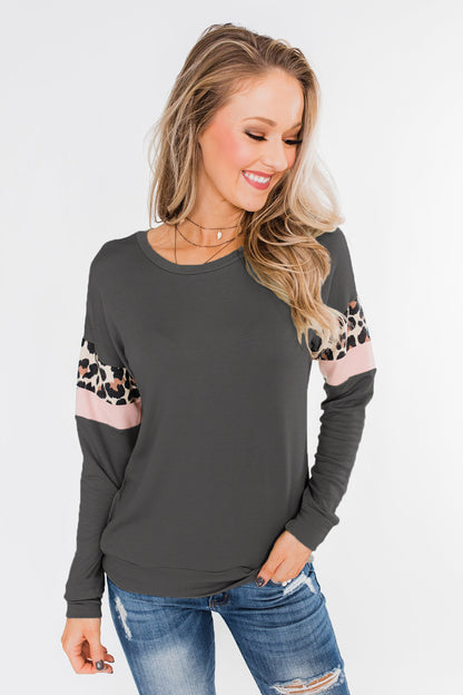 Blusa con bolsillo de rayas de leopardo de manga larga en color menta