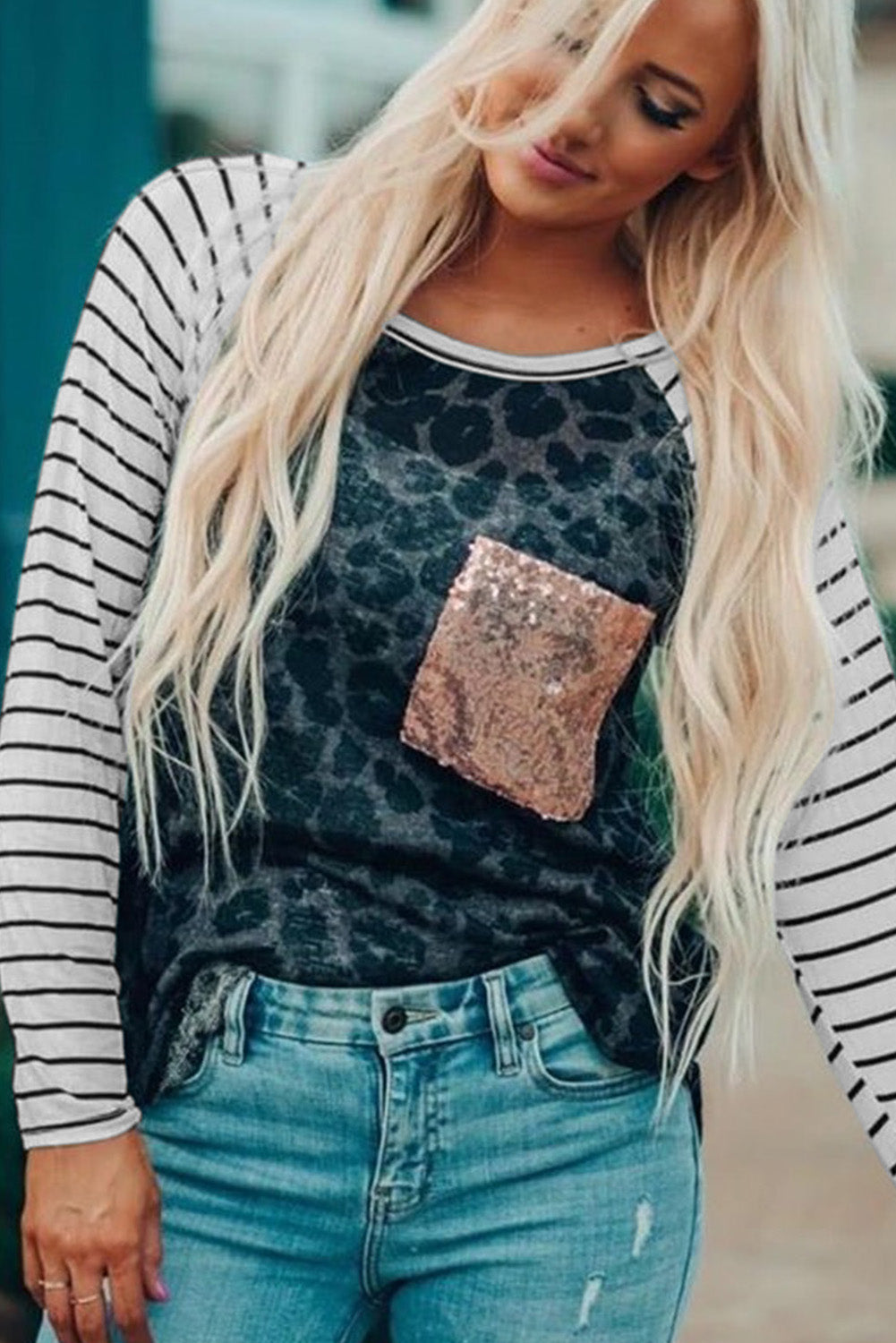Top de manga a rayas con panel de leopardo negro con bolsillo de lentejuelas