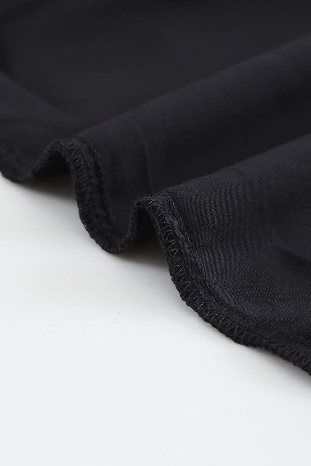 Mini-robe plissée en dentelle patchwork à manches lanternes