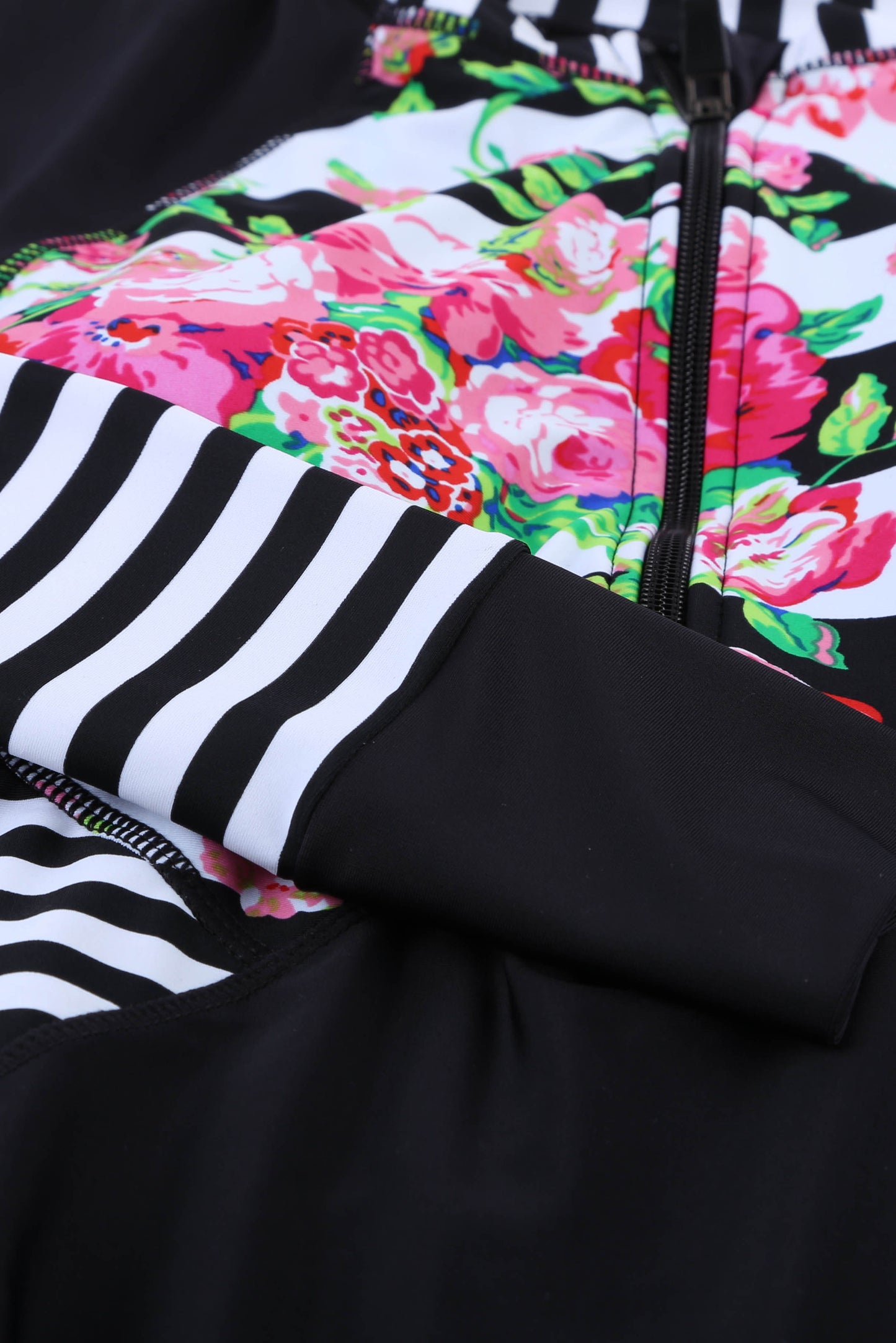 Traje de baño de una pieza Rashguard con patchwork a rayas florales