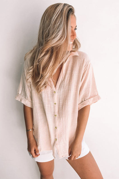 Camisa holgada de manga corta con botones y cuello en V 